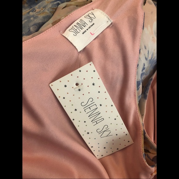 Sienna Sky Maxi Dress - Picture 3 of 3